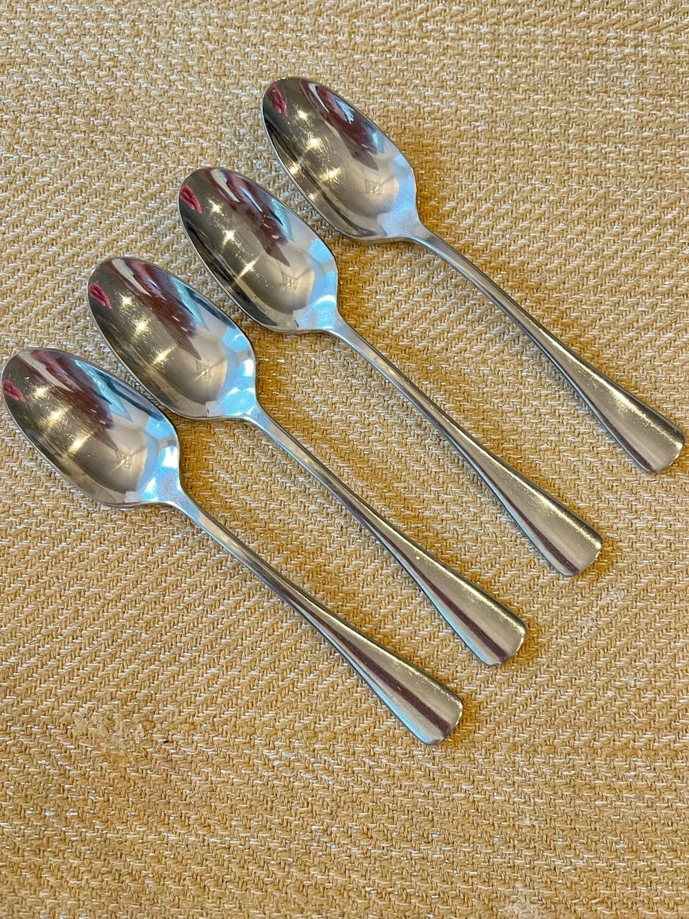 Oneida Caswell Stainless Teaspoons (4)
